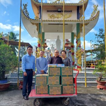 Chùa Bửu Long tặng 2000 quyển tập nhân mùa khai giảng năm học 2022-2023