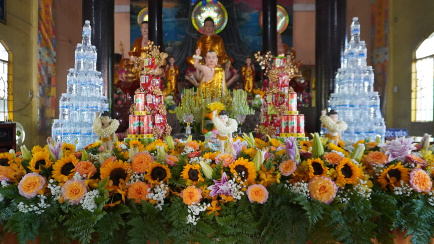 Chùa Bửu Long cử hành nghi lễ Phật đản truyền thống