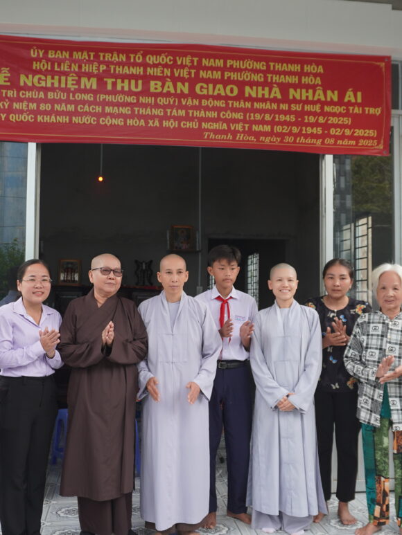 Chùa Bửu Long bàn giao nhà Nhân ái tại phường Thanh Hòa nhân dịp lễ Quốc khánh 2/9